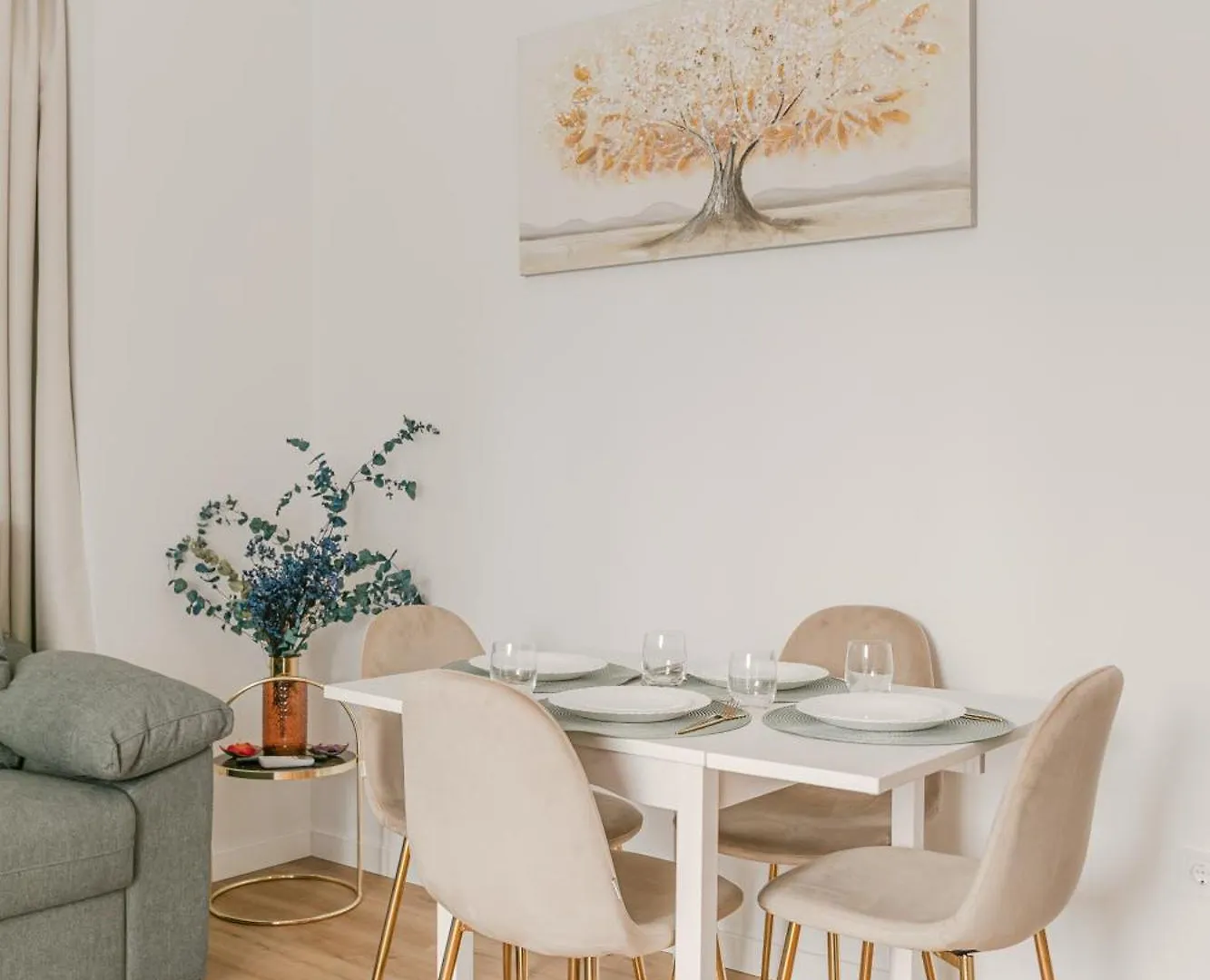 Lujoso Apartamento Frente La Feria De Sevilla, Los Remedios Sevilla