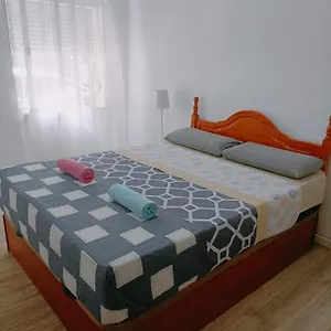 Appartement 8 Mins Walk To Train Station Cost Youth, Séville