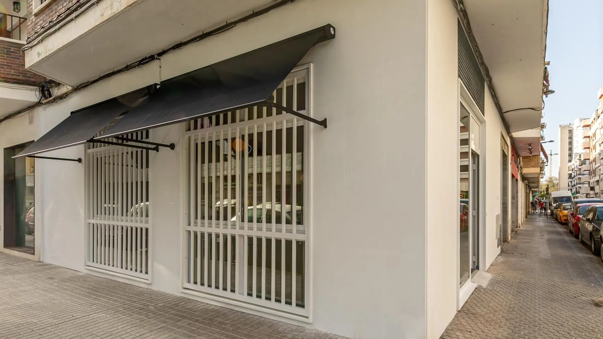 Lujoso Apartamento Frente La Feria De Sevilla, Los Remedios 0*, Seville Spain