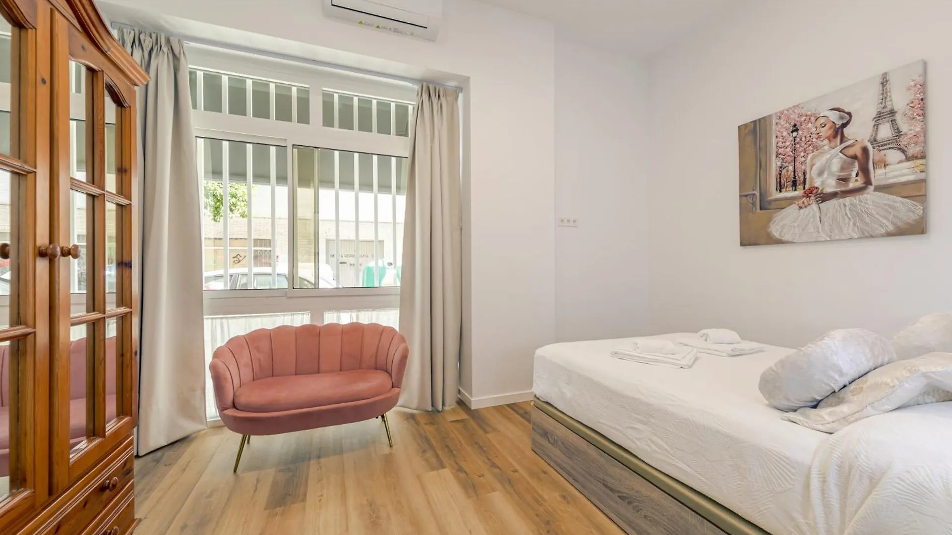 Apartment Lujoso Apartamento Frente La Feria De Sevilla, Los Remedios Spain